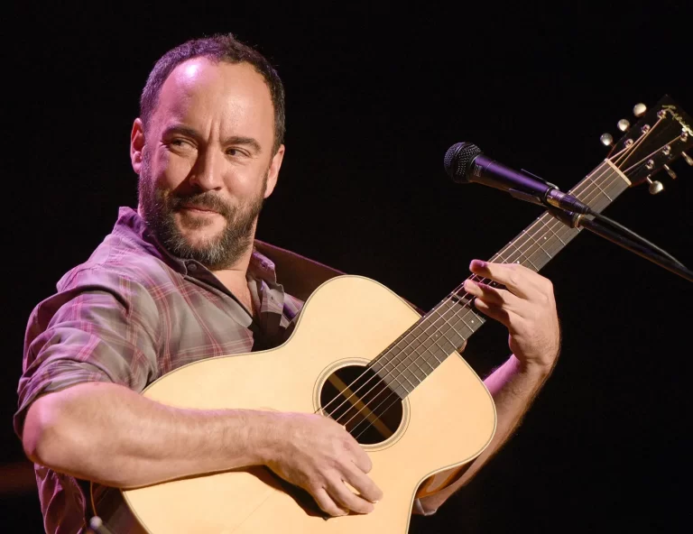 7c460bcc24a969214c30ed725a78702e01-17-dave-matthews-vows-nyt.2x