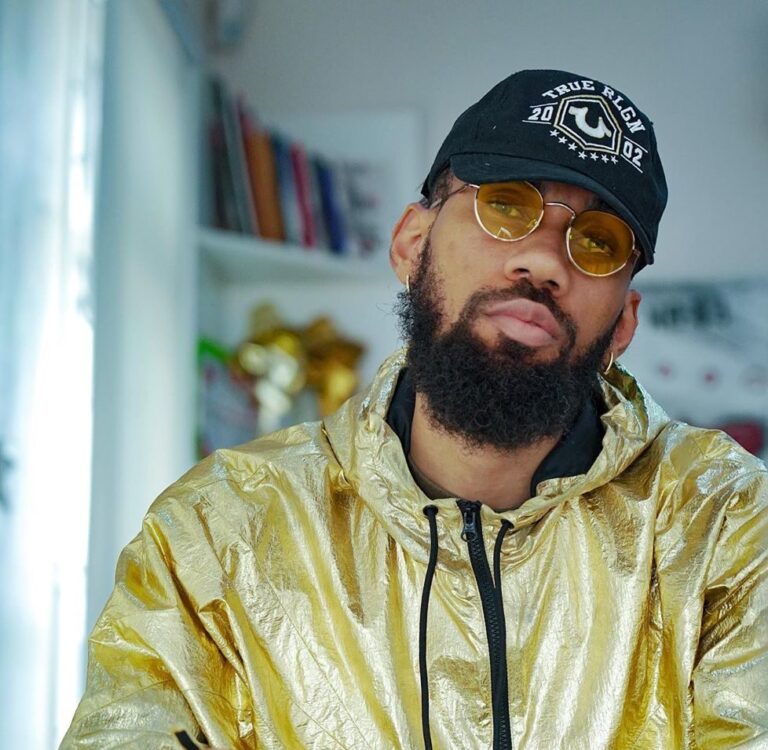 Phyno-Bags-Endorsement-Deal-With-New-Age-As-They-Unveil-Earphones