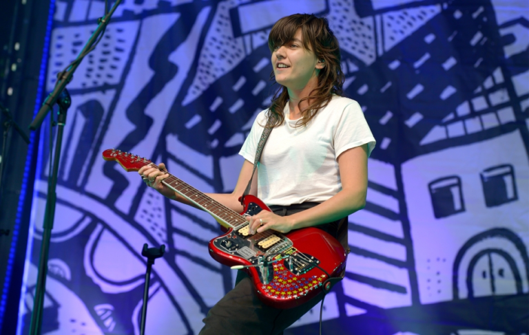courtney-barnett-2019-credit-martin-philbey-redferns-getty-1193530789@2000x1270