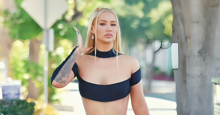 iggy-azalea-forced-to-stop-saudi-arabia-gig-after-her-pants-split-on-stage-probably-the-worst-possible-place-for-it-to-happen-02