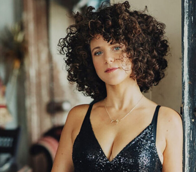 CYRILLE AIMÉE