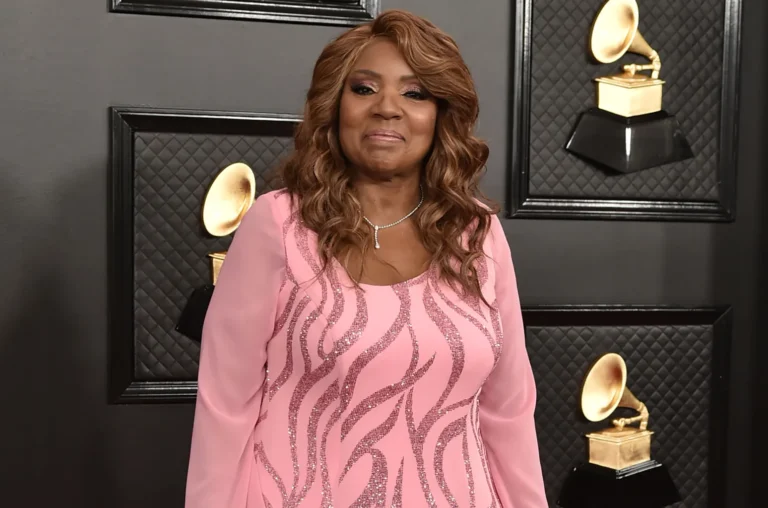 GLORIA GAYNOR