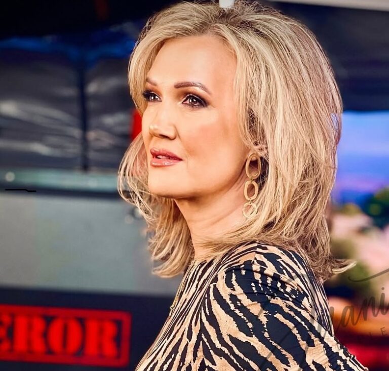 JUANITA DU