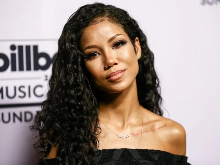 Jhené Aiko Efuru Chilombo